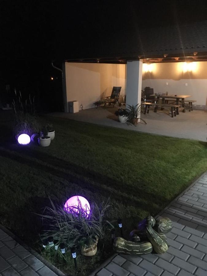 Chalupa Na Samote S Virivkou Tabor Bagian luar foto
